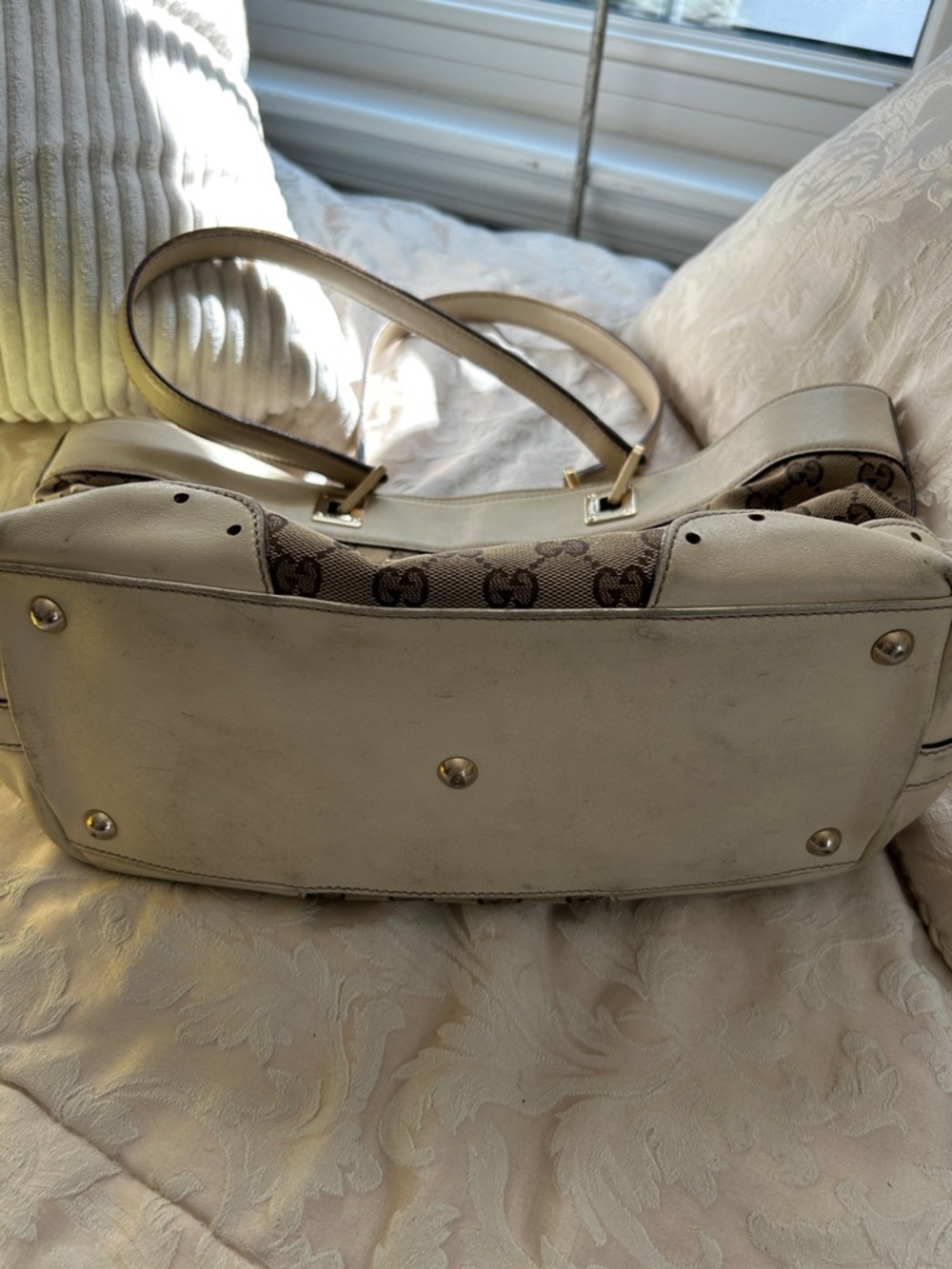7006. Authentic Gucci Beige and Brown GG Monogram Tote with COA. - Picture 13 of 16